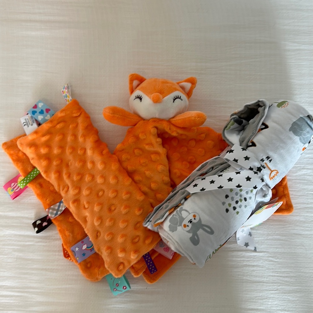 Baby gift bundle NWT